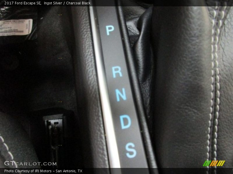 Ingot Silver / Charcoal Black 2017 Ford Escape SE