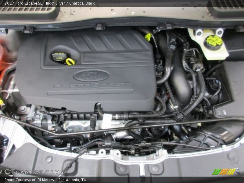 Ingot Silver / Charcoal Black 2017 Ford Escape SE