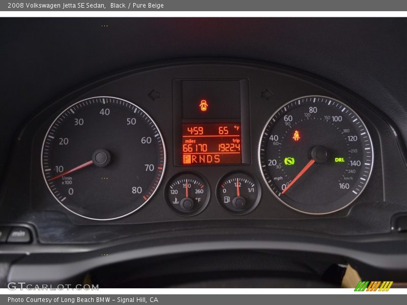 Black / Pure Beige 2008 Volkswagen Jetta SE Sedan