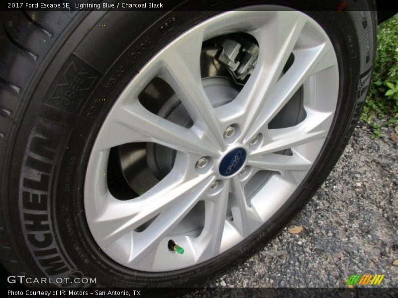 Lightning Blue / Charcoal Black 2017 Ford Escape SE