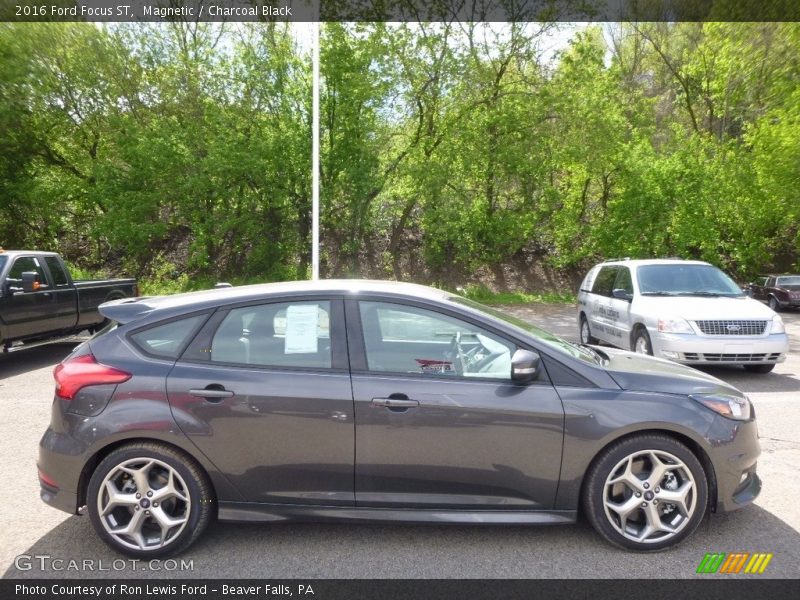 Magnetic / Charcoal Black 2016 Ford Focus ST