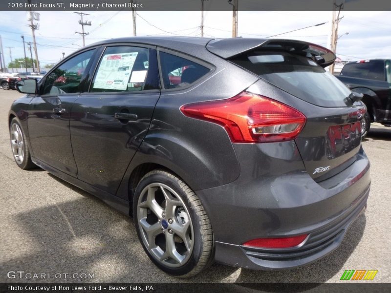 Magnetic / Charcoal Black 2016 Ford Focus ST