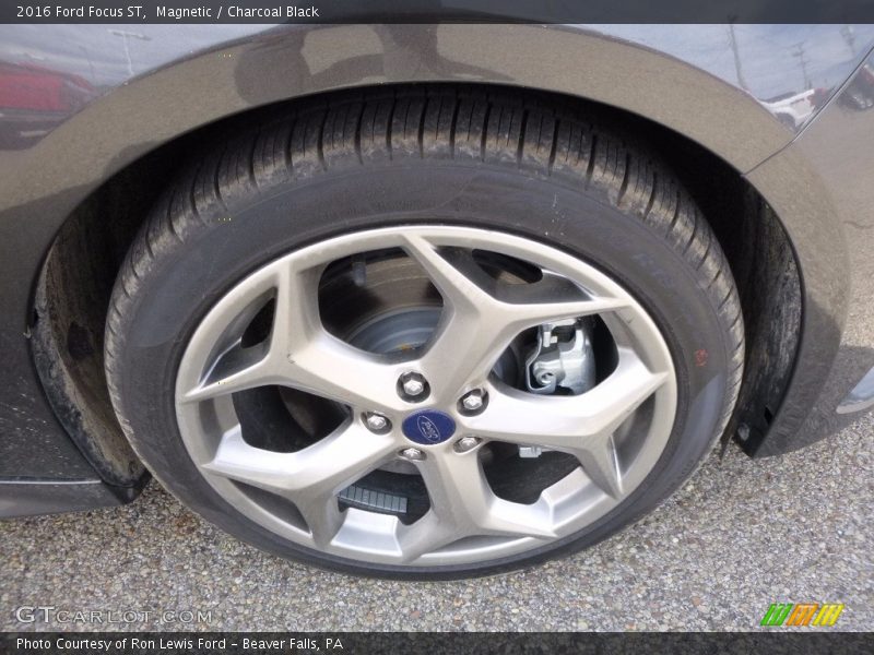 Magnetic / Charcoal Black 2016 Ford Focus ST