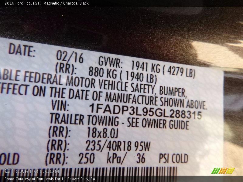 Magnetic / Charcoal Black 2016 Ford Focus ST