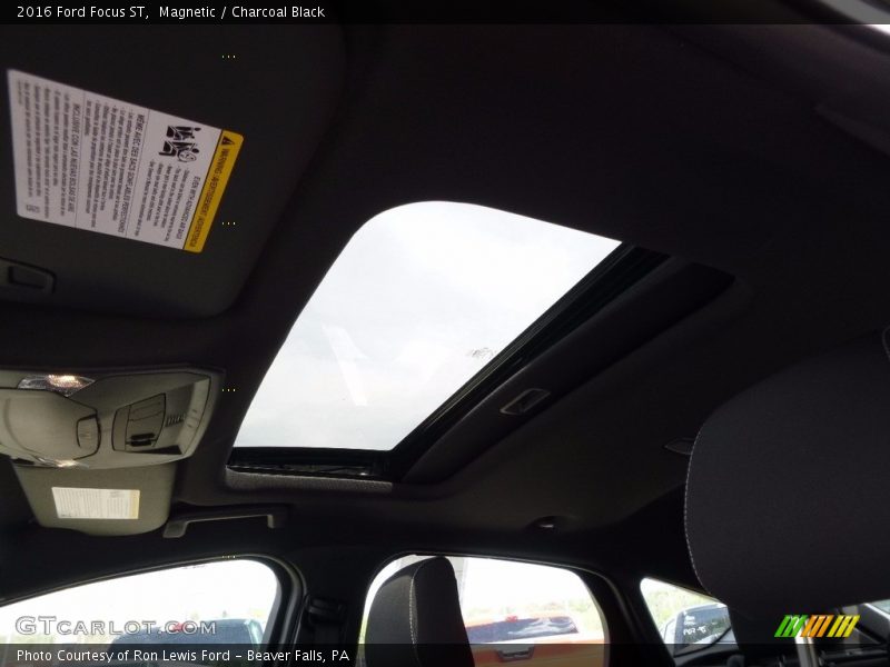 Magnetic / Charcoal Black 2016 Ford Focus ST