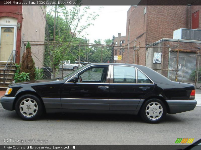 Black / Grey 1995 Mercedes-Benz S 320 Sedan
