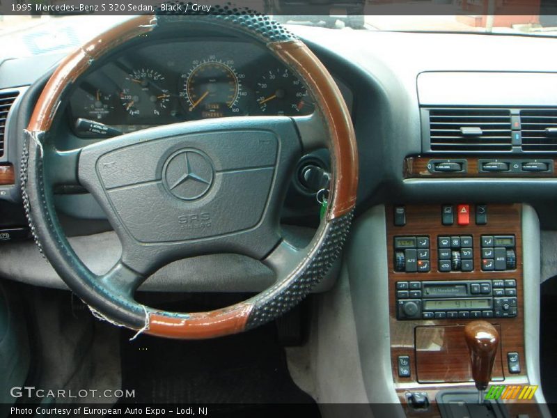 Black / Grey 1995 Mercedes-Benz S 320 Sedan