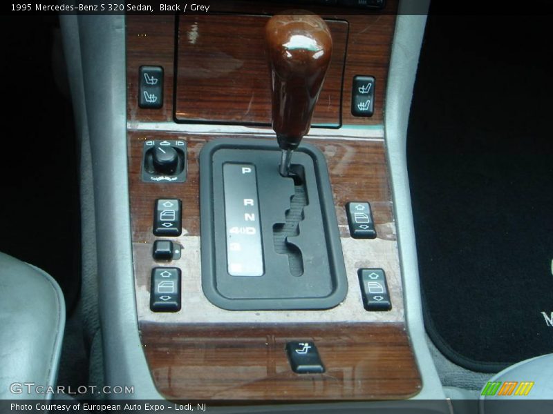 Black / Grey 1995 Mercedes-Benz S 320 Sedan
