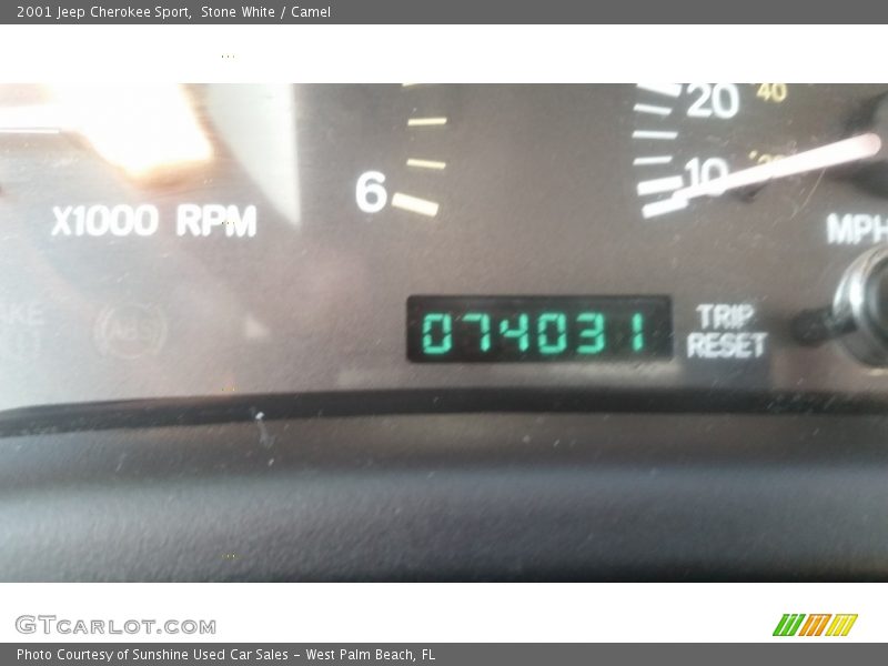 Stone White / Camel 2001 Jeep Cherokee Sport