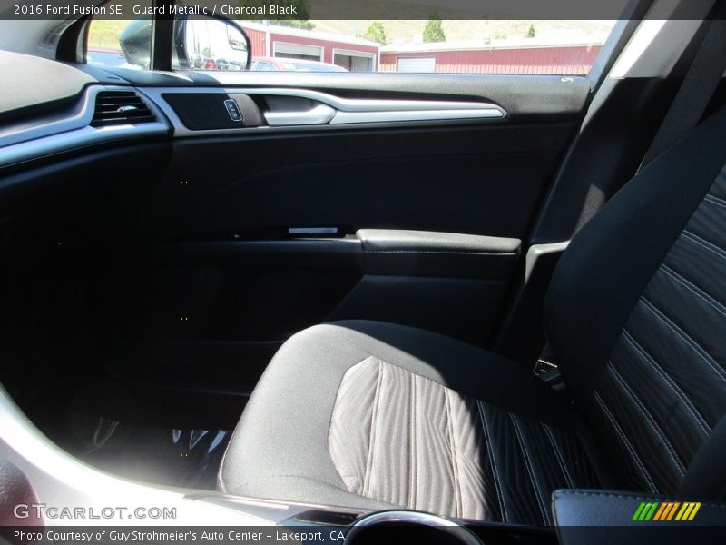 Guard Metallic / Charcoal Black 2016 Ford Fusion SE