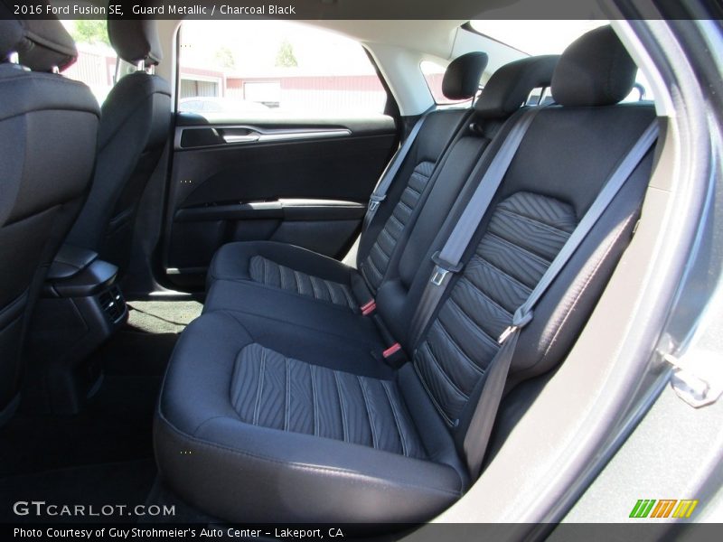 Guard Metallic / Charcoal Black 2016 Ford Fusion SE