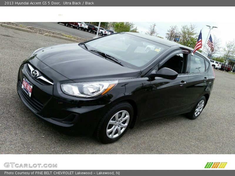 Ultra Black / Black 2013 Hyundai Accent GS 5 Door