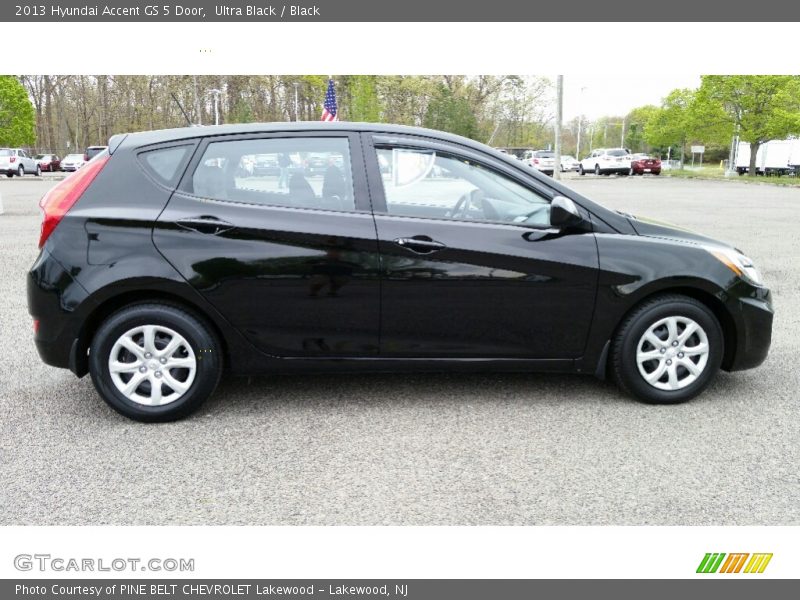 Ultra Black / Black 2013 Hyundai Accent GS 5 Door