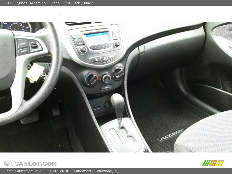 Ultra Black / Black 2013 Hyundai Accent GS 5 Door