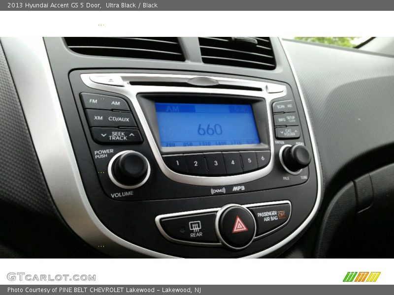 Ultra Black / Black 2013 Hyundai Accent GS 5 Door