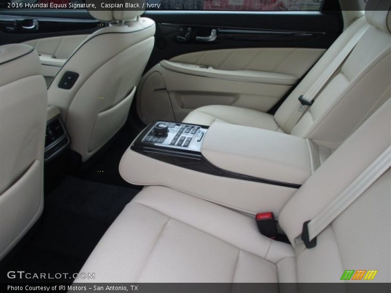 Caspian Black / Ivory 2016 Hyundai Equus Signature