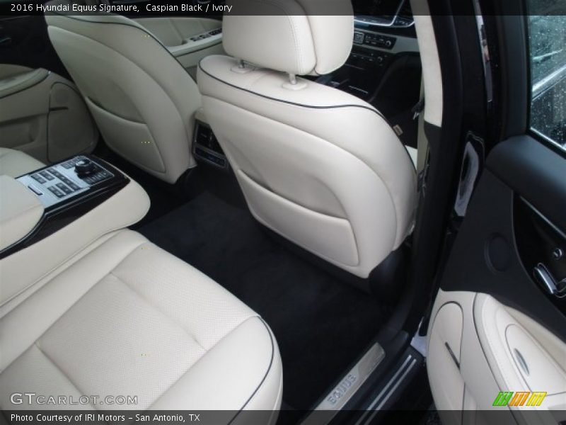 Caspian Black / Ivory 2016 Hyundai Equus Signature