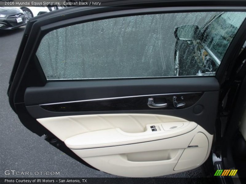 Caspian Black / Ivory 2016 Hyundai Equus Signature