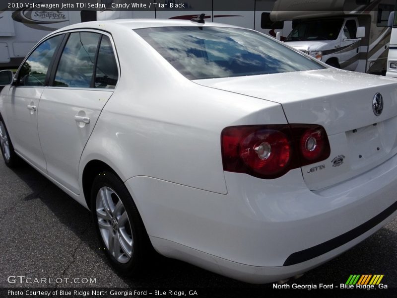 Candy White / Titan Black 2010 Volkswagen Jetta TDI Sedan