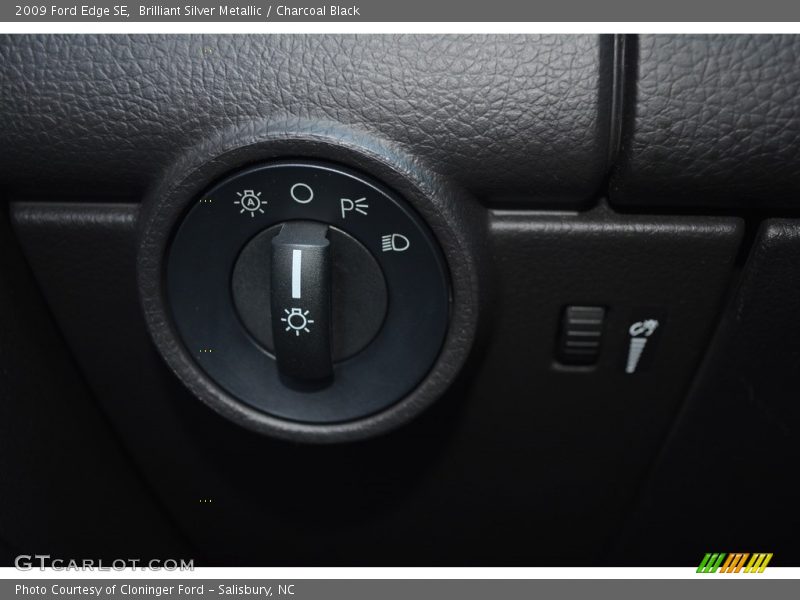 Brilliant Silver Metallic / Charcoal Black 2009 Ford Edge SE