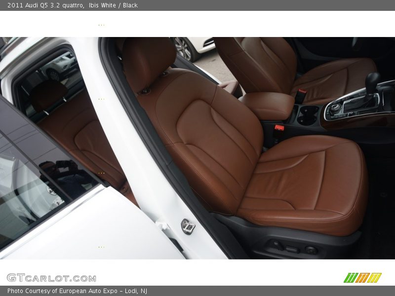 Ibis White / Black 2011 Audi Q5 3.2 quattro