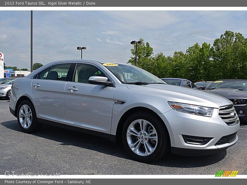 Ingot Silver Metallic / Dune 2013 Ford Taurus SEL