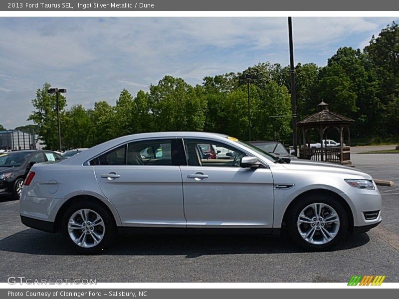 Ingot Silver Metallic / Dune 2013 Ford Taurus SEL
