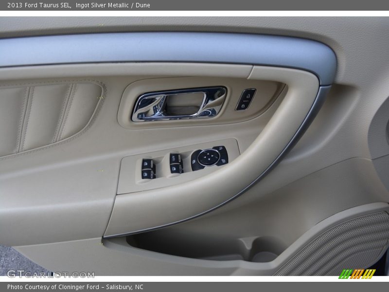Ingot Silver Metallic / Dune 2013 Ford Taurus SEL