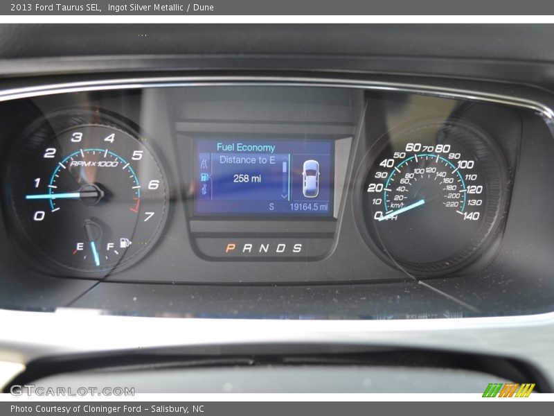 Ingot Silver Metallic / Dune 2013 Ford Taurus SEL