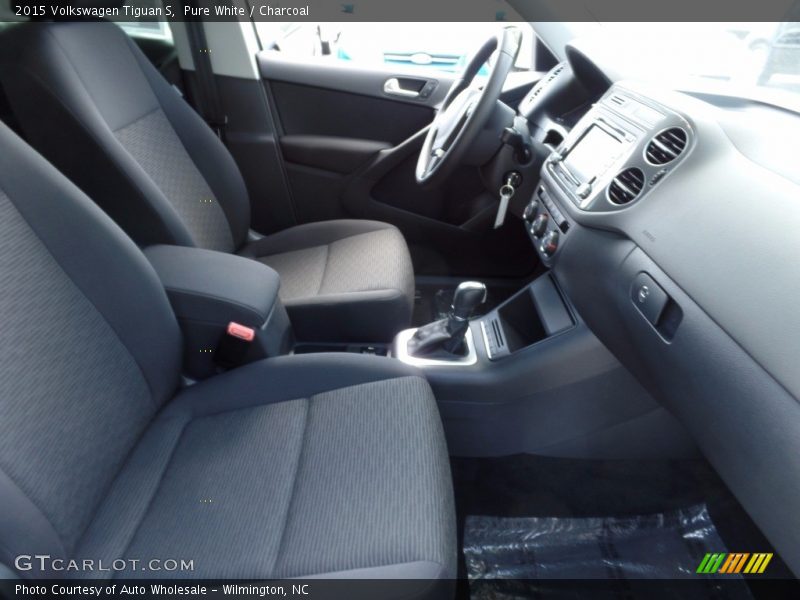 Pure White / Charcoal 2015 Volkswagen Tiguan S