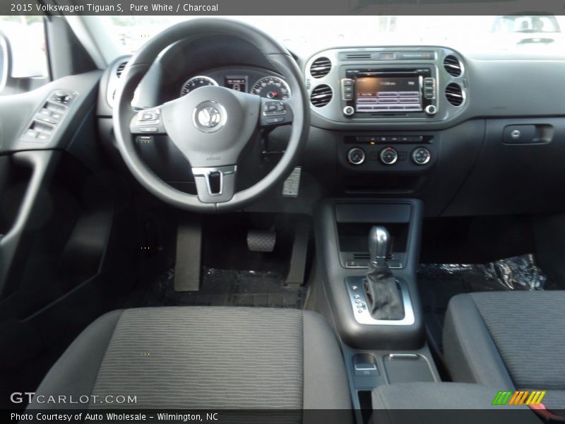 Pure White / Charcoal 2015 Volkswagen Tiguan S