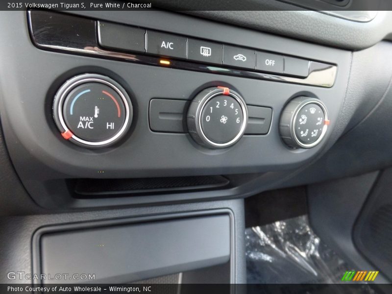 Pure White / Charcoal 2015 Volkswagen Tiguan S