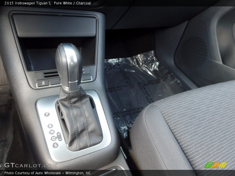 Pure White / Charcoal 2015 Volkswagen Tiguan S