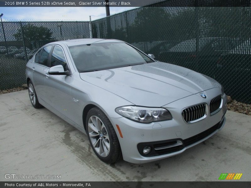 Glacier Silver Metallic / Black 2016 BMW 5 Series 528i xDrive Sedan