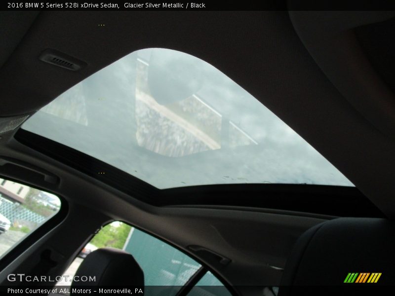 Glacier Silver Metallic / Black 2016 BMW 5 Series 528i xDrive Sedan