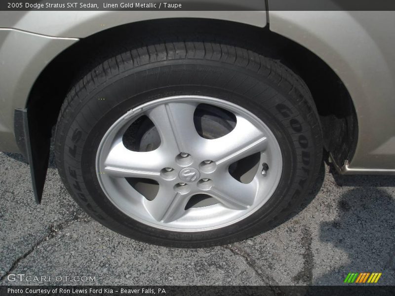 Linen Gold Metallic / Taupe 2005 Dodge Stratus SXT Sedan