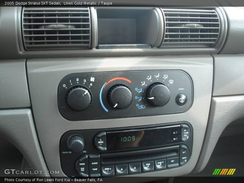 Linen Gold Metallic / Taupe 2005 Dodge Stratus SXT Sedan