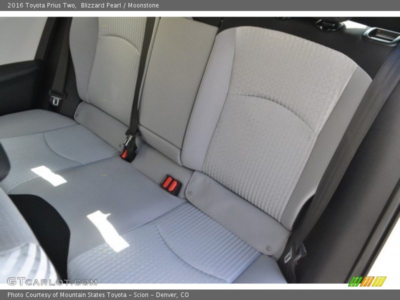 Blizzard Pearl / Moonstone 2016 Toyota Prius Two