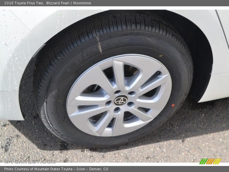 Blizzard Pearl / Moonstone 2016 Toyota Prius Two