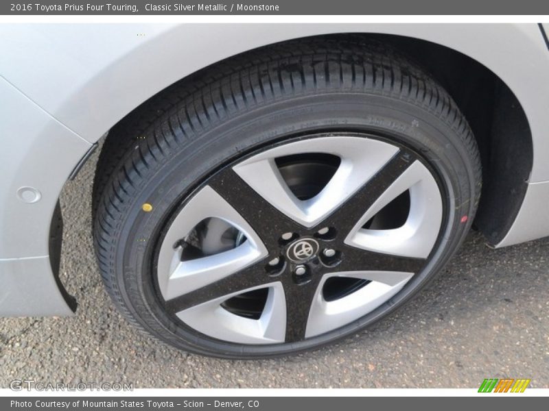 Classic Silver Metallic / Moonstone 2016 Toyota Prius Four Touring