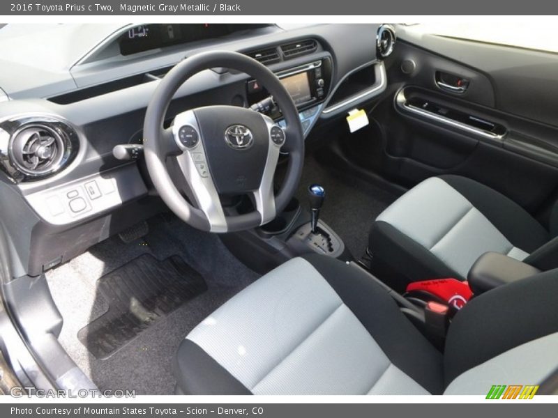 Magnetic Gray Metallic / Black 2016 Toyota Prius c Two