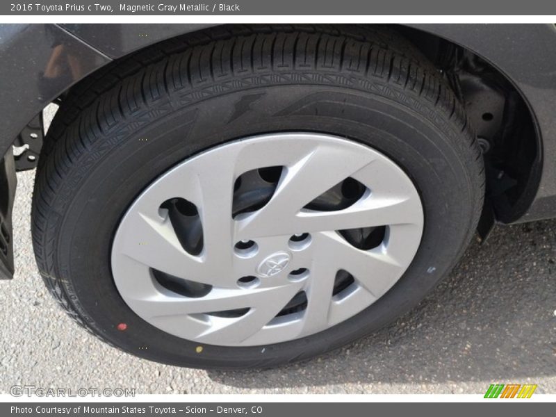 Magnetic Gray Metallic / Black 2016 Toyota Prius c Two