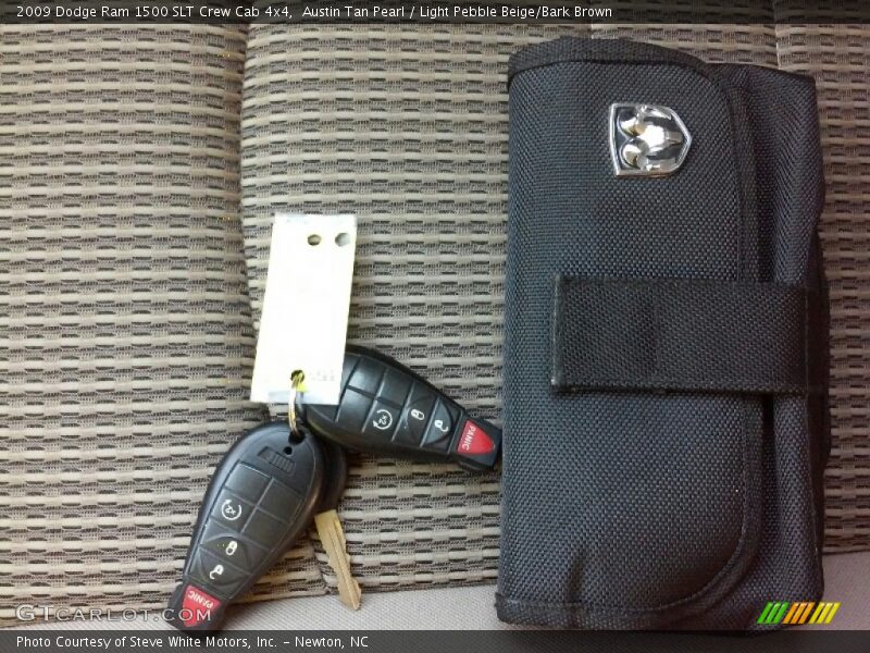 Austin Tan Pearl / Light Pebble Beige/Bark Brown 2009 Dodge Ram 1500 SLT Crew Cab 4x4