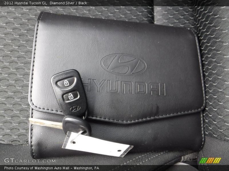 Diamond Silver / Black 2012 Hyundai Tucson GL
