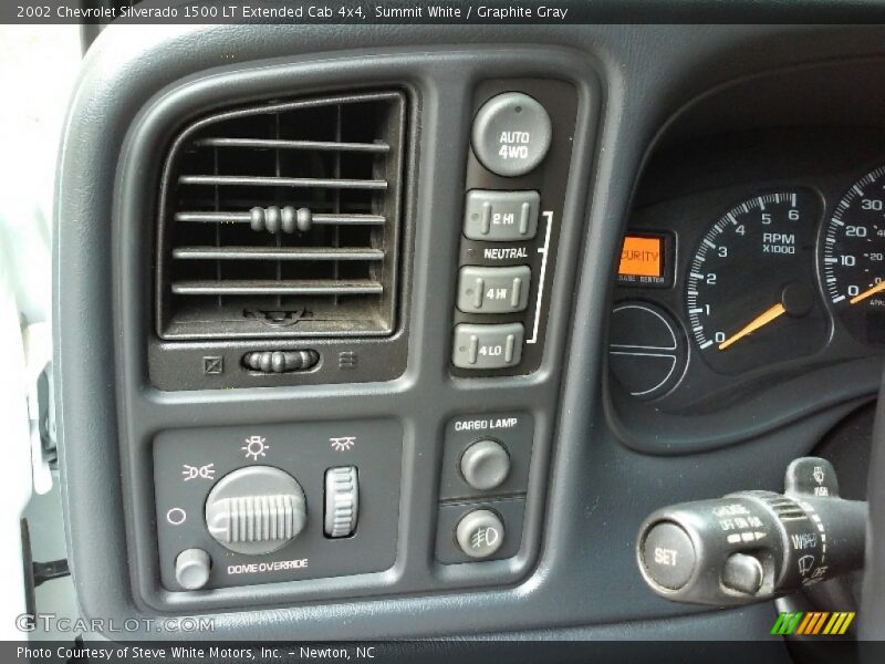 Summit White / Graphite Gray 2002 Chevrolet Silverado 1500 LT Extended Cab 4x4
