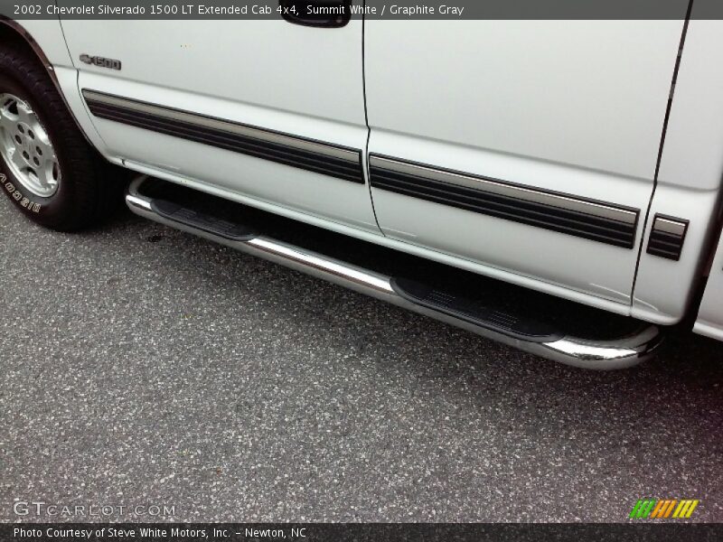 Summit White / Graphite Gray 2002 Chevrolet Silverado 1500 LT Extended Cab 4x4