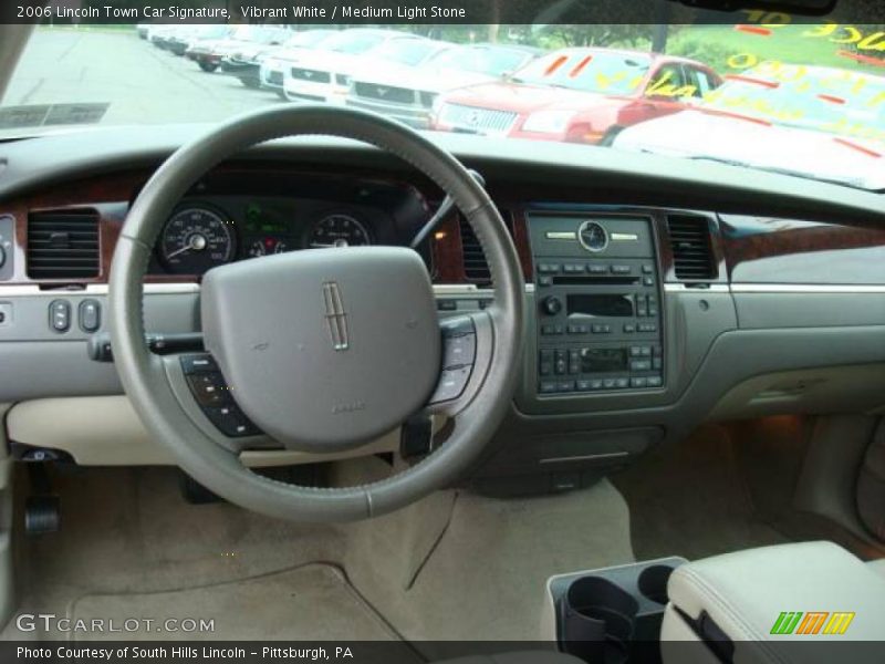 Vibrant White / Medium Light Stone 2006 Lincoln Town Car Signature