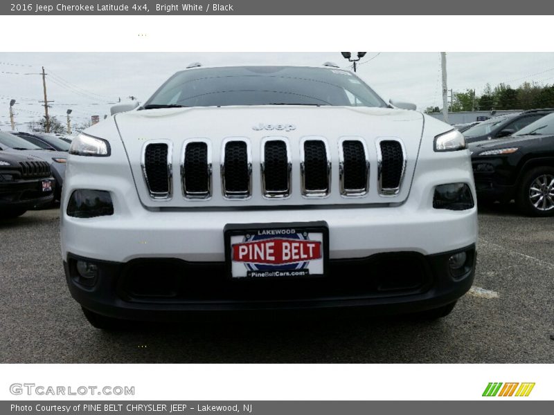 Bright White / Black 2016 Jeep Cherokee Latitude 4x4