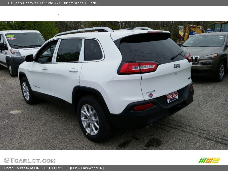 Bright White / Black 2016 Jeep Cherokee Latitude 4x4