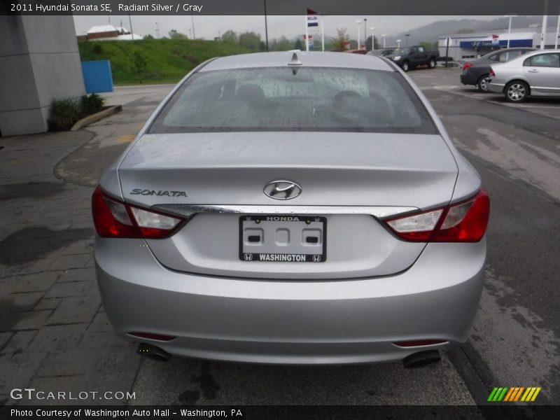 Radiant Silver / Gray 2011 Hyundai Sonata SE